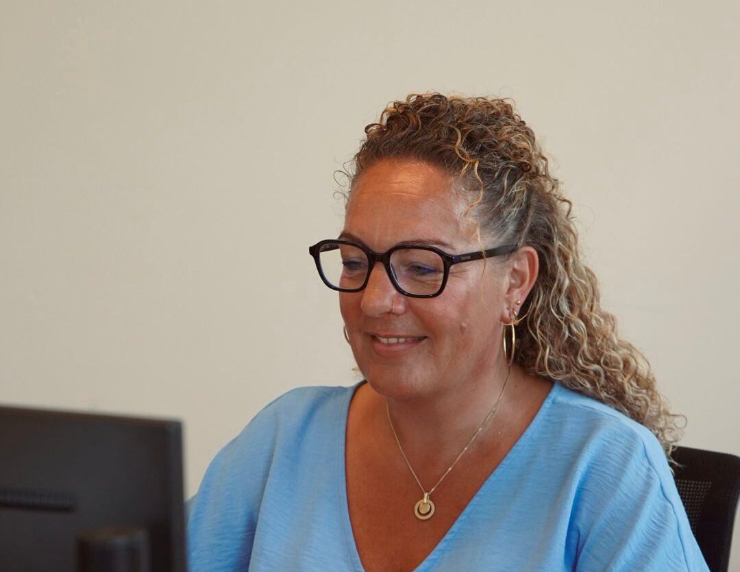 Lieke aan het werk op kantoor bij RW Recruitment